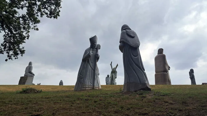 Escapade à la Vallée des Saints et à l’Auberge du Youdig : A