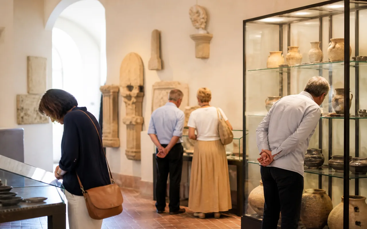 Estrine Museum Exhibition: Colour, Material, Texture